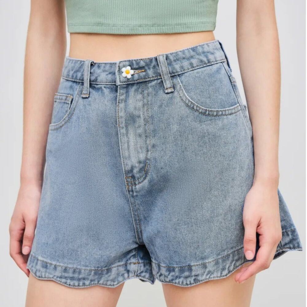 Cider Solid Wave Trim Daisy Button Denim Shorts B… - image 1